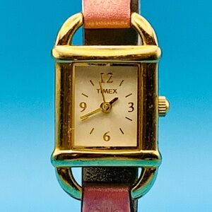 TIMEX Women’s Vintage 2005 Quartz Wristwatch Leather Strap Working New Battery